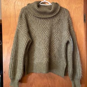 Green cozy turtleneck sweater :)